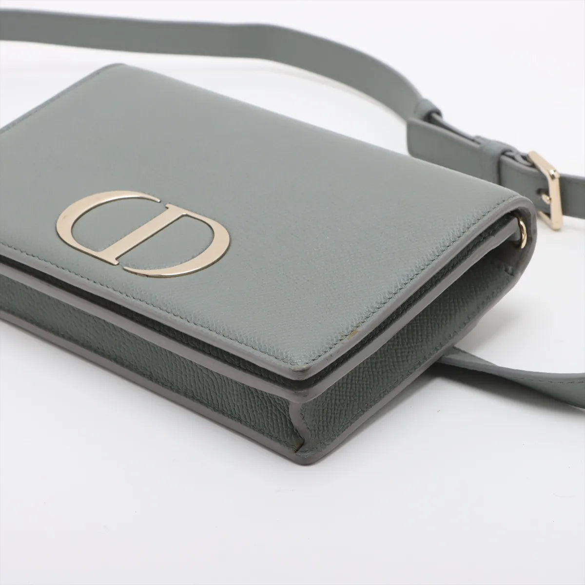 30 Montaigne Pouch, Grained Calfskin