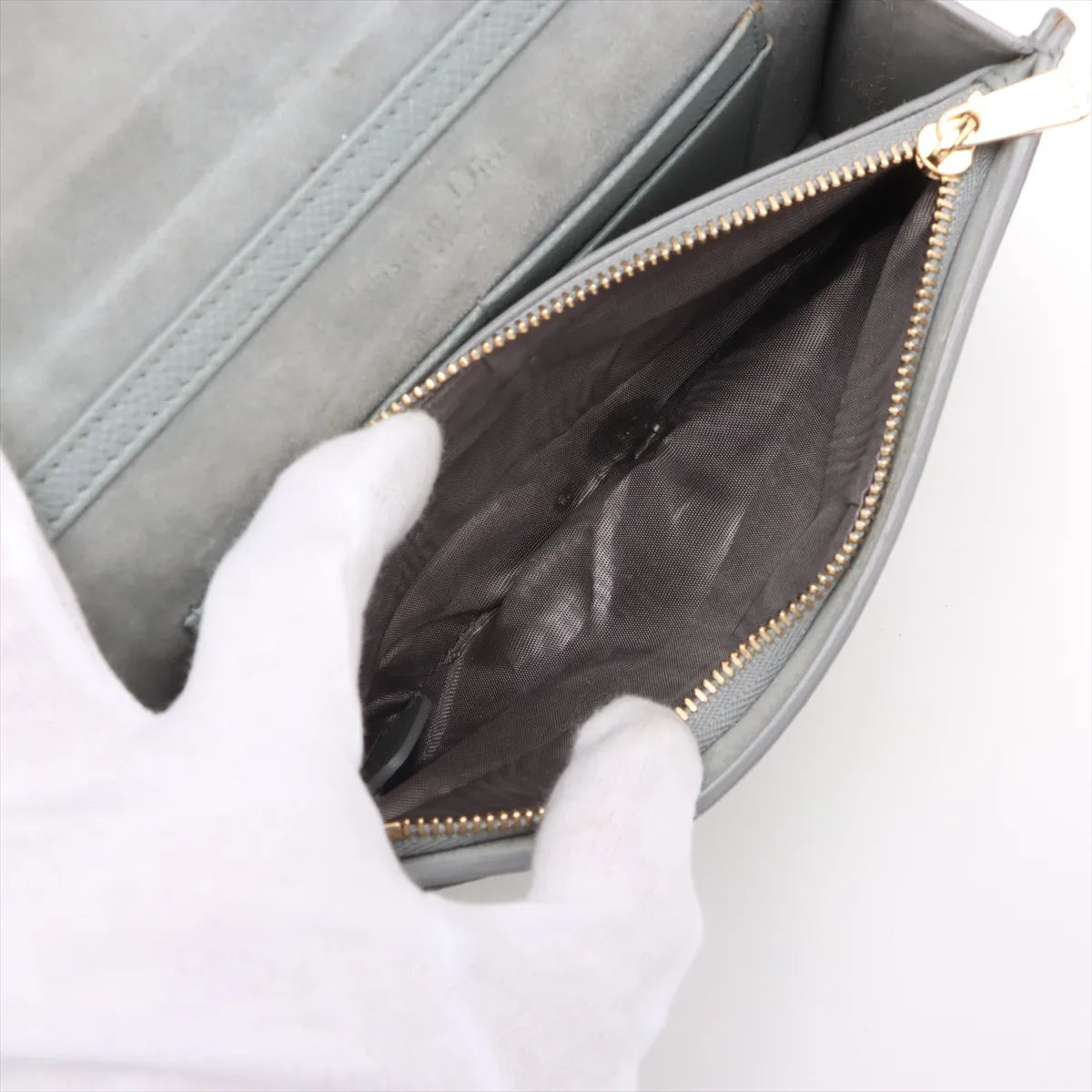 30 Montaigne Pouch, Grained Calfskin