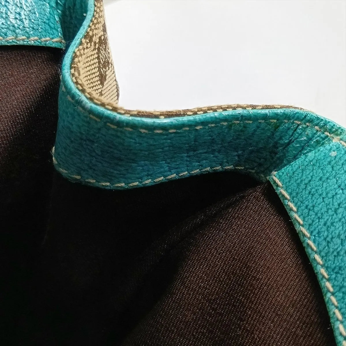 Nailhead Jackie, GG Canvas